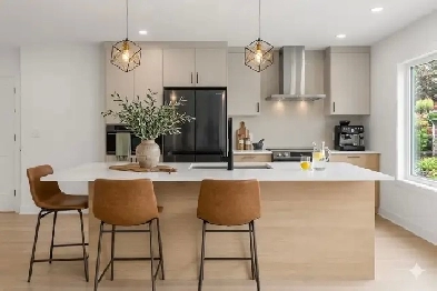 NEW 3-Bedroom Apart | 2 Parking | Internet Included | Near REM