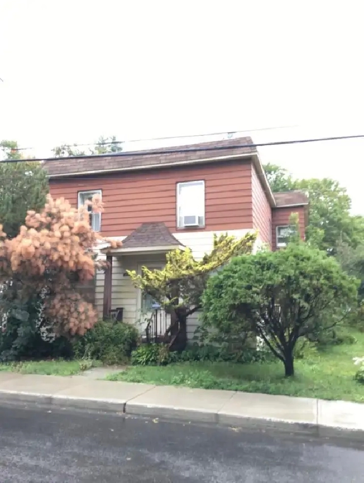 Maison à louer – Bord-du-Lac, Dorval