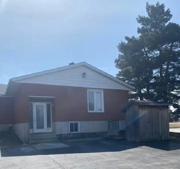 Very private 2 bedroom in a good neighborhood