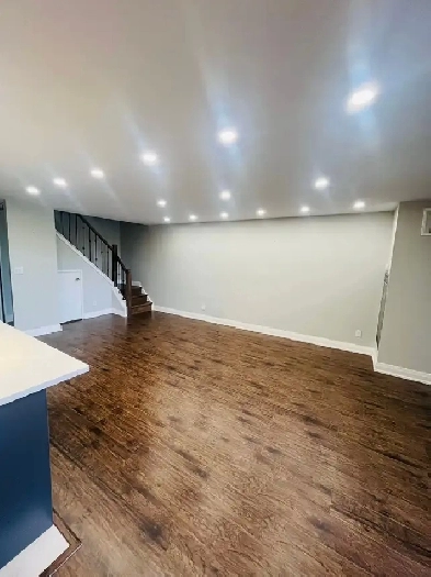 SHARED ROOM IN MISSISSAUGA. CREDITVIEW RD & DUNDAS ERINDALE AREA
