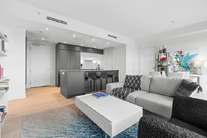 Splendide condo 3 cac et 2 sdb! Oasis de paix!