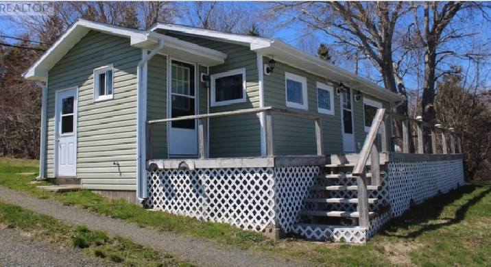 Digby NS Real Estate: 1-Bed Waterfront Lakeview Home'.