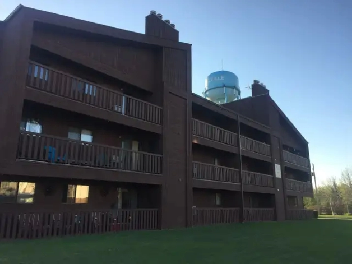 1 Bdrm, Main Fl, No Stairs, In Suite Laundry, Quiet Adult Bldg,