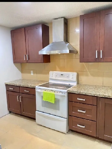 Main floor a furnished room for rent-Marlborough area