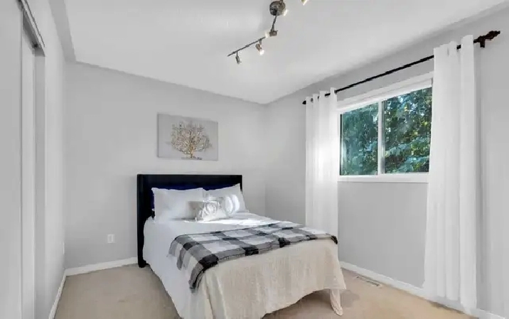 Room Available For Rent