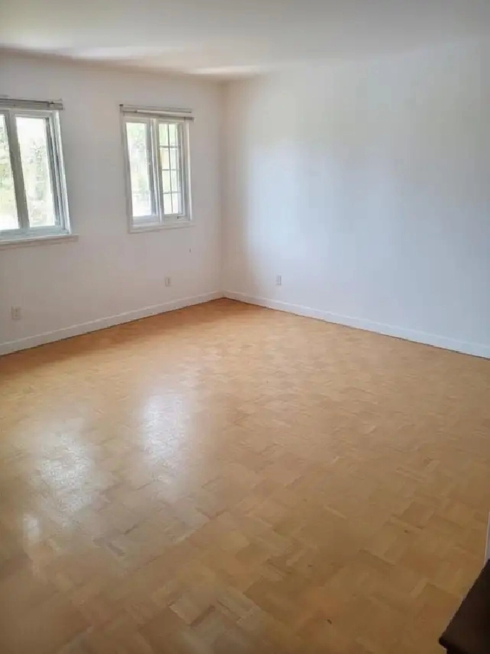 Grand 5 1/2 au cœur de Chomedey, Laval