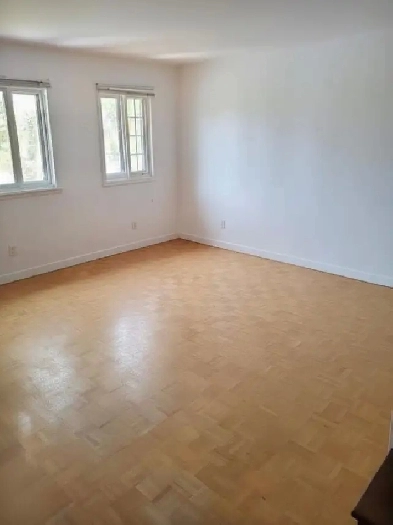Grand 5 1/2 au cœur de Chomedey, Laval