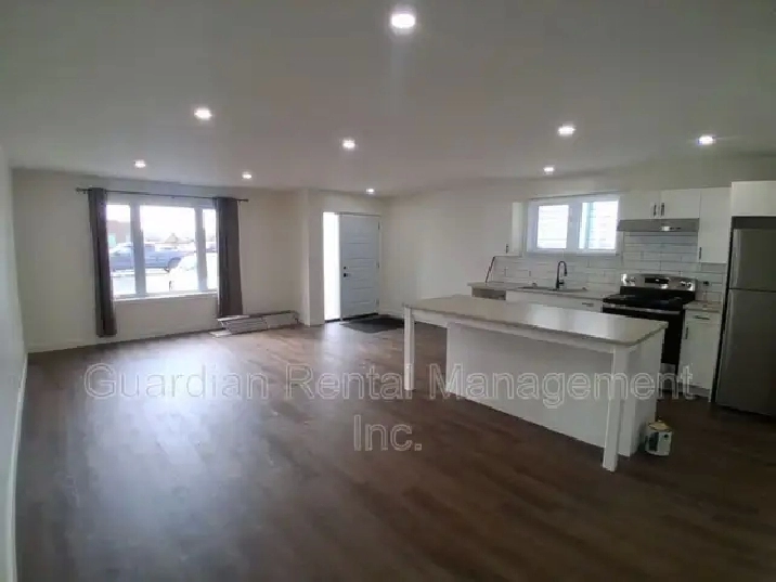 2 Bed, 1 Bath, Semi-Detached Home - 577 Syndicate Ave S- $2200/m