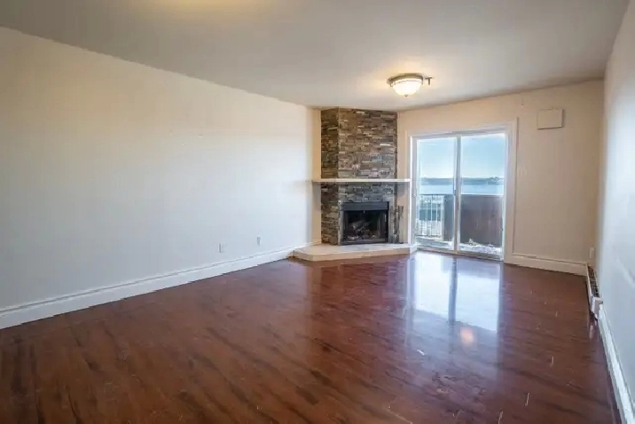 AVAILABLE June 1st - North End - 1 Bedroom Apartment