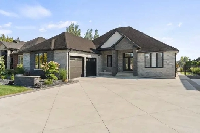 Stunning Ranch in Russell Woods