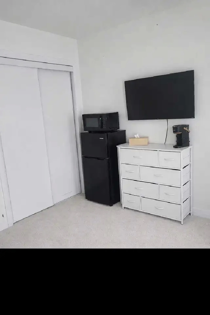 $650 Room for rent Beautiful/Clean