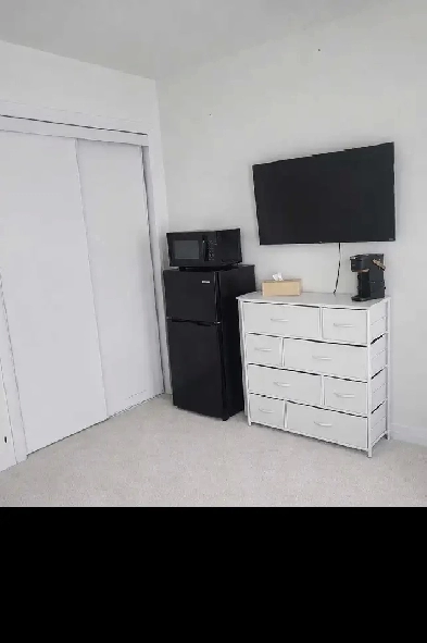 $650 Room for rent Beautiful/Clean