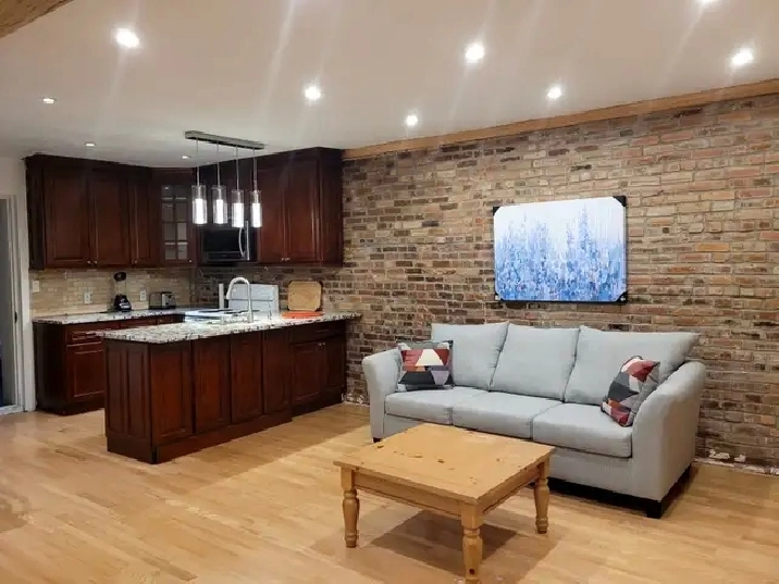 Berri-Uqam Bel 1,680.00$ appart 5 ½ meublé 3 chambres à coucher