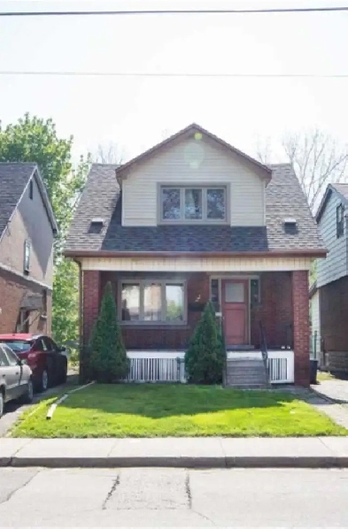 1 Room Available for Rent near McMaster University (Female)