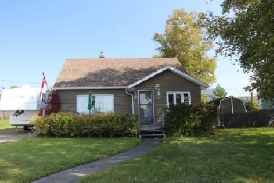 Family Home For Sale in Terrace Bay Ontario.