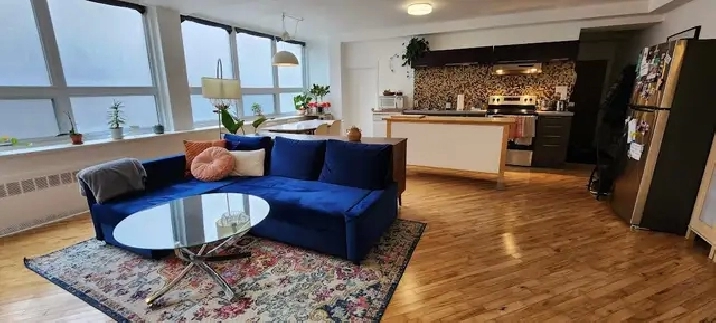 Appartement loft de deux chambres fermées , chauffage inclus.