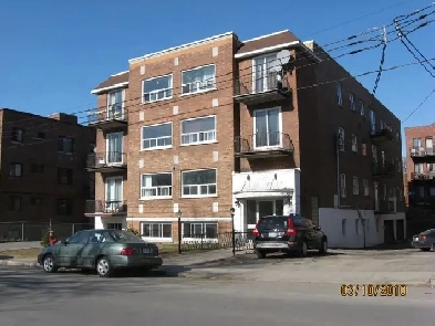 CDN  METRO COTE ST. CATHERINE 5.5 3 CLOSE BEDROOM