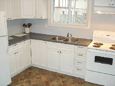 Lovely 3 bed, 1 bath townhome located in Orillia
