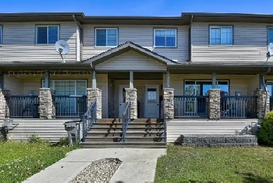 3 Bed 2.5 Bath Townhouse in Pinnacle Ridge Available July 2nd!