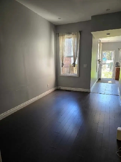 1 Bedroom Apt avail June 1st.