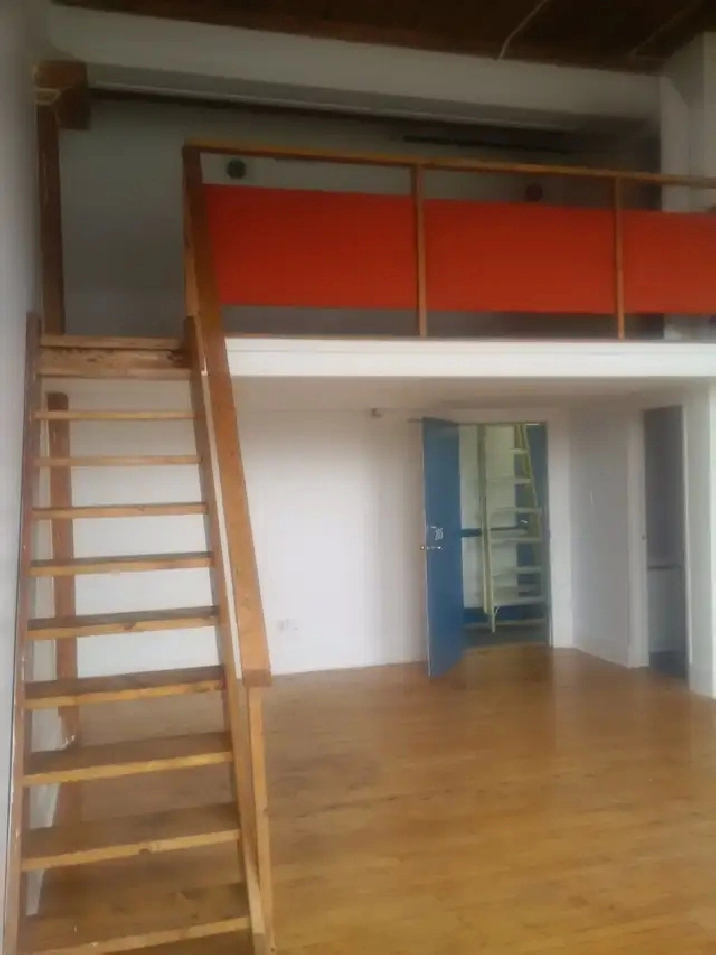Open Concept Loft, 15 foot ceiling, Live/Work Studio
