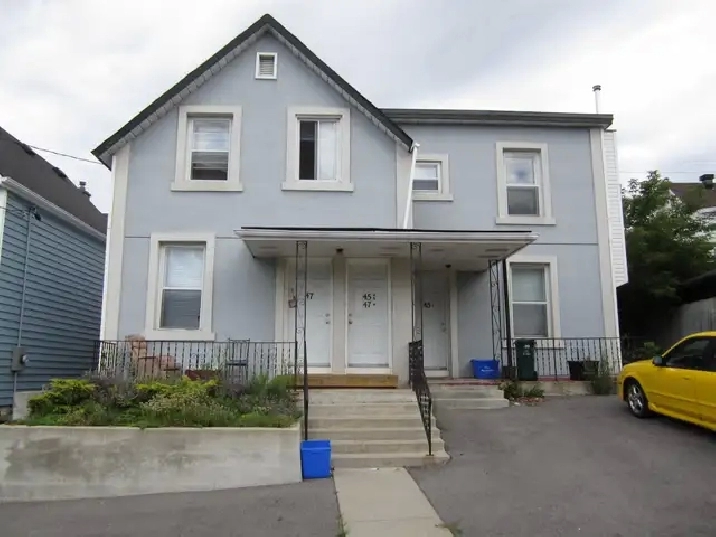 2 Bdm   Den/1 Bth Apt, All Utils Incl, May 15
