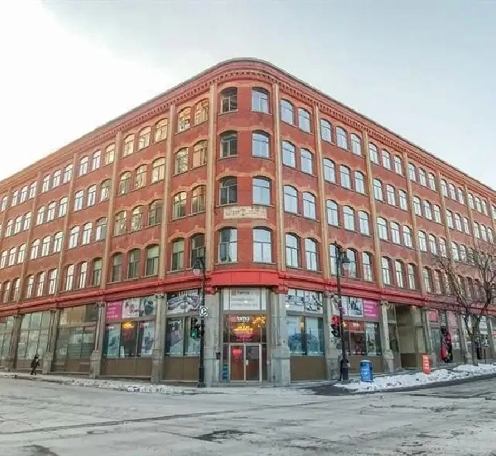 Condo à Louer  Montreal: Place des Arts 3 1/2 Meublé