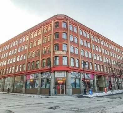 Condo à Louer  Montreal: Place des Arts 3 1/2 Meublé