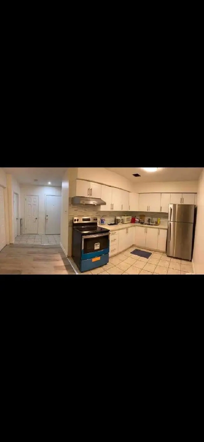 room for rent at bayview and eglinton