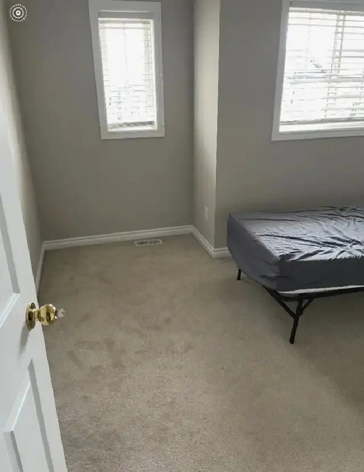 Room for Rent - Near Garth/Rymal