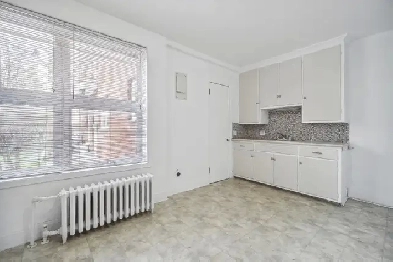 GRAND 2 1/2 AU COEUR DE BEDFORD!