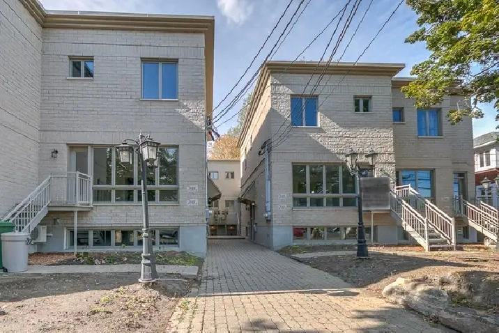 Belle maison de ville de 4 chambres dans le coeur de Rosemont.