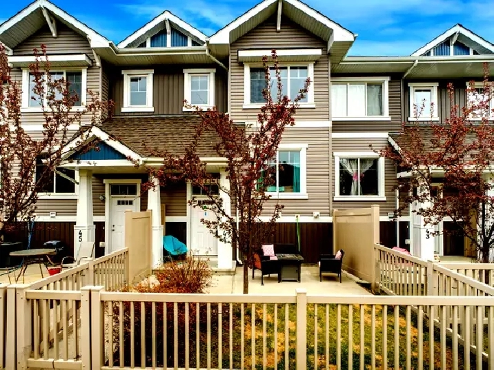 Quick Sale-Townhouse in Chappelle Gardens $314,000