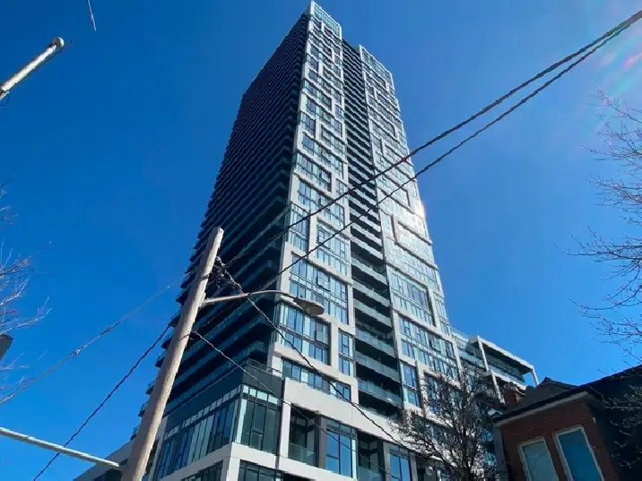 DT Toronto 1bed 1Den 1Bath Luxury Condo For Rent at 5 Defries St