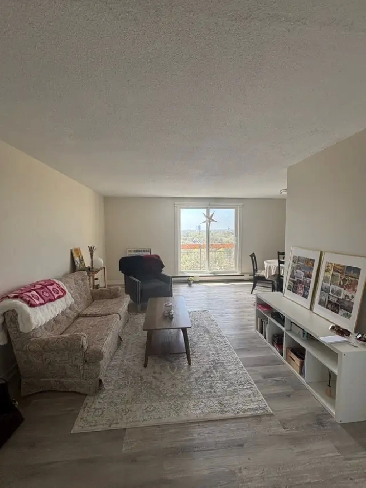 SUBLET – 2 Bedroom | 9th Floor | 800 Corydon Ave
