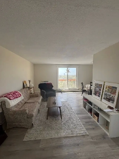 SUBLET – 2 Bedroom | 9th Floor | 800 Corydon Ave