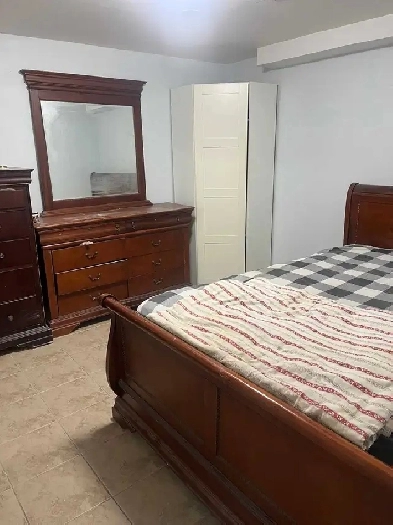 Large 2 bedroom basement available, RENT NEGOTIABLE