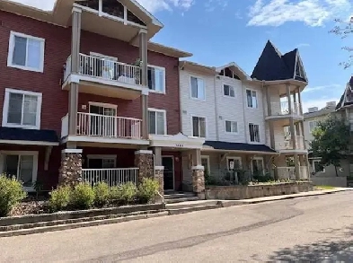Apartment 1bd plus Den Top Floor All Utilities Incl