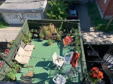 Très grand 4 1/2 de 5 pièces ! Terrasse sur le toit. 1er Juillet