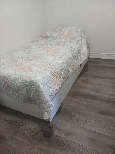 Scarborough room furnished