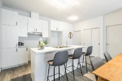 3 ½ Logement avec Piscine & Gym – Châteauguay – Libre Maintenant