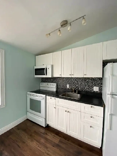 Charlottetown 2-Bedroom apartment for rent on Univer. No Parking
