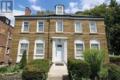 3bdm 2 bath in Forest Hill area of Toronto