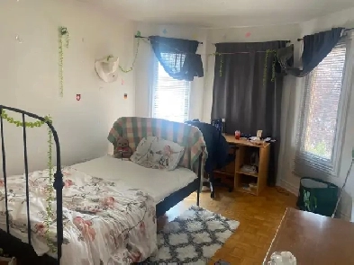 Private room for rent -  Mississauga - Parking available-July 1s