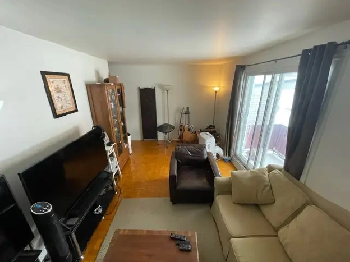 Nice, spacious 2-bedroom apartment at Boul Rome in Brossard