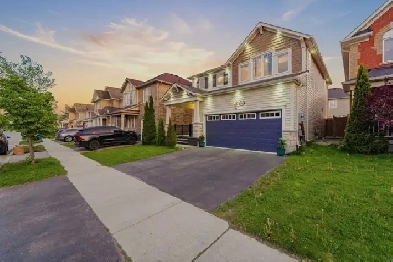4 1 detached house in Milton. Tons of Upgrades