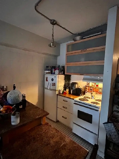 studio,metro laurier/juillet