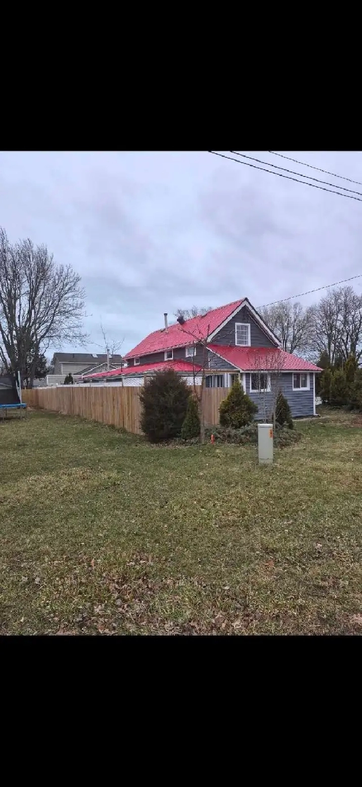 1057 oak ave house for sale Kingsville ,Ontario