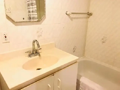3 12 demi sous-sol 1 juillet $950 St-Michel