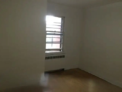 N. D. G.  Grand 4.5 apt.  près de  U. Concordia